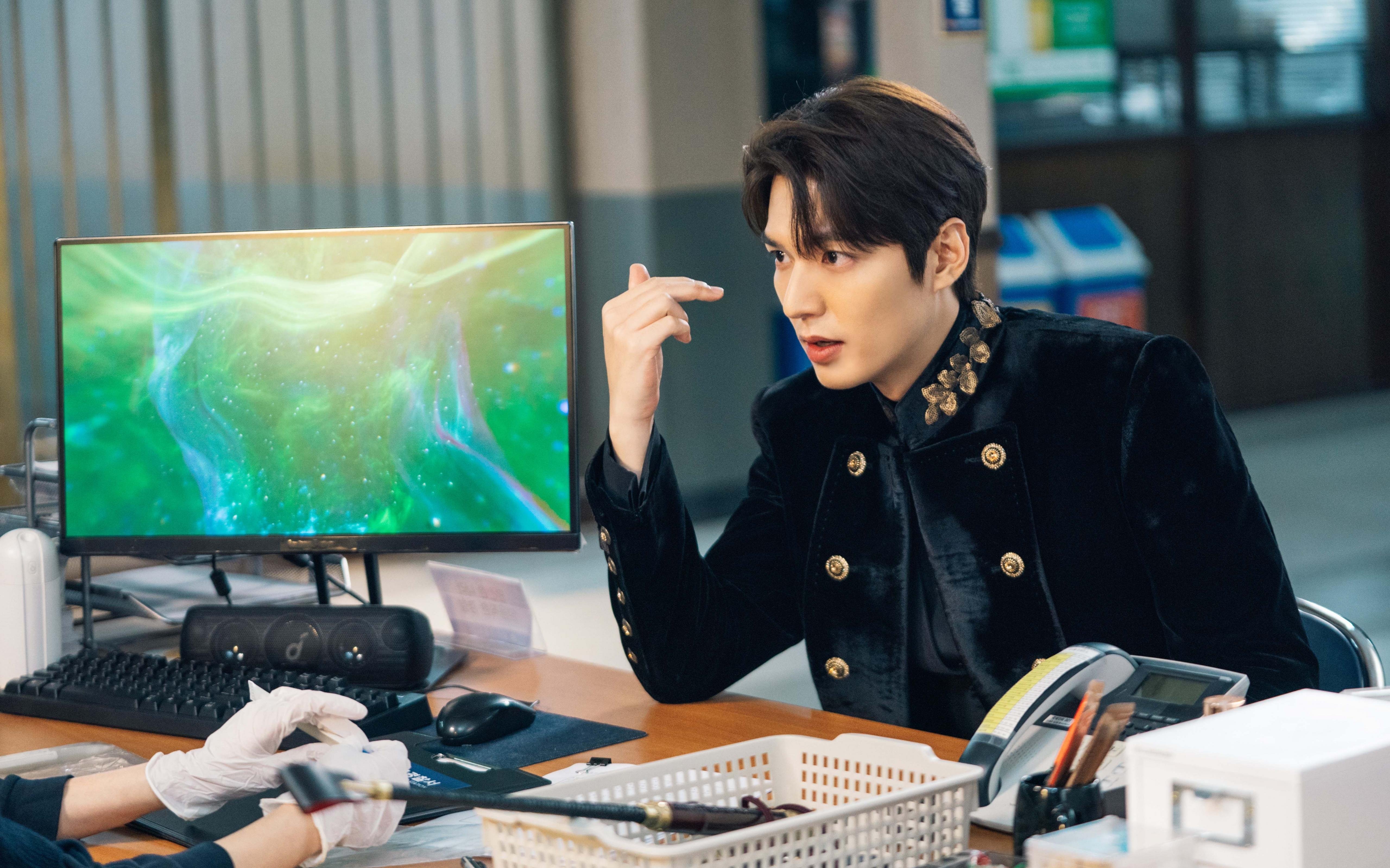 九游网游官网-_荒野越野跑:在自然之间追逐自由_,荒野穿越野外生存小说