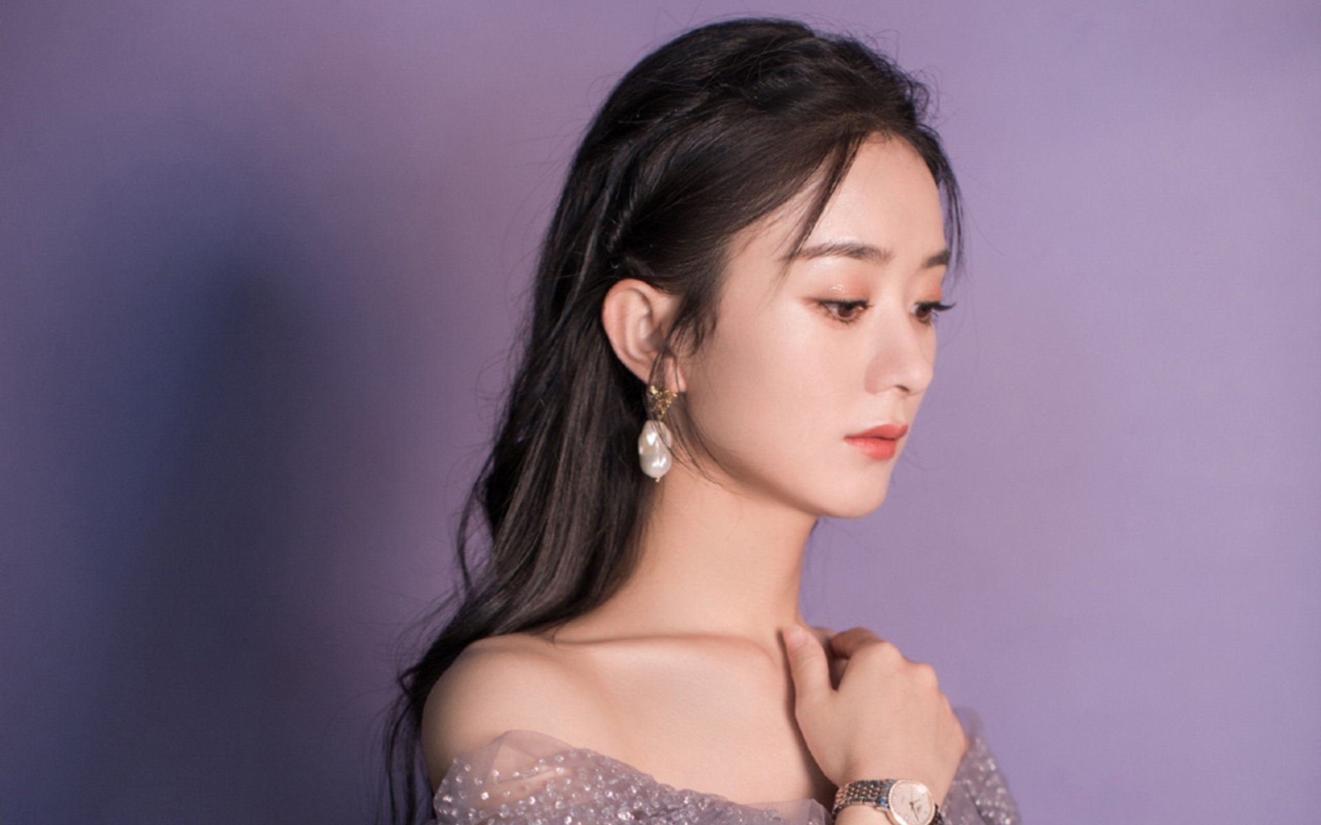 中国九游体育-【热点战术】教练如何应对对手的特殊防守布置，教练员非常耐心不厌其烦地给队员们讲解战术安排